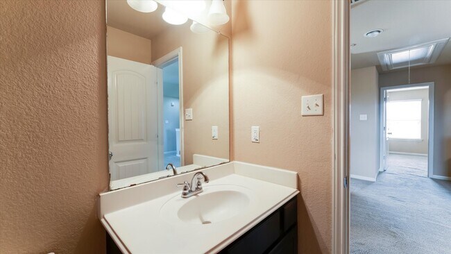 Building Photo - 5506 Casa Calvet Dr