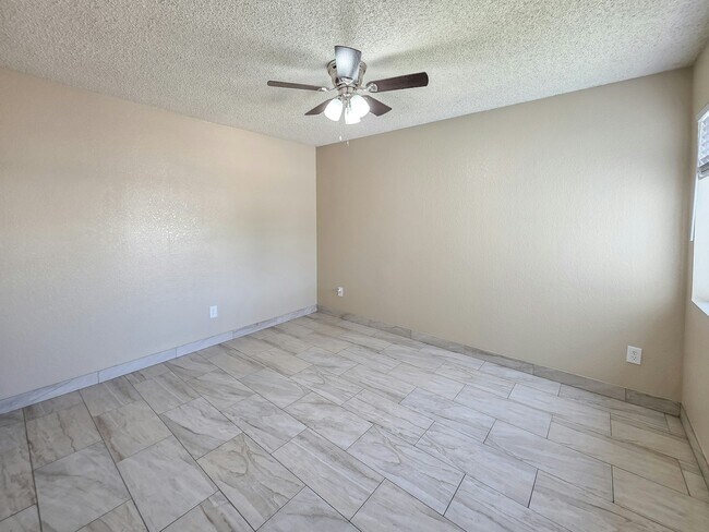 Building Photo - 2704 Villalovos Ct