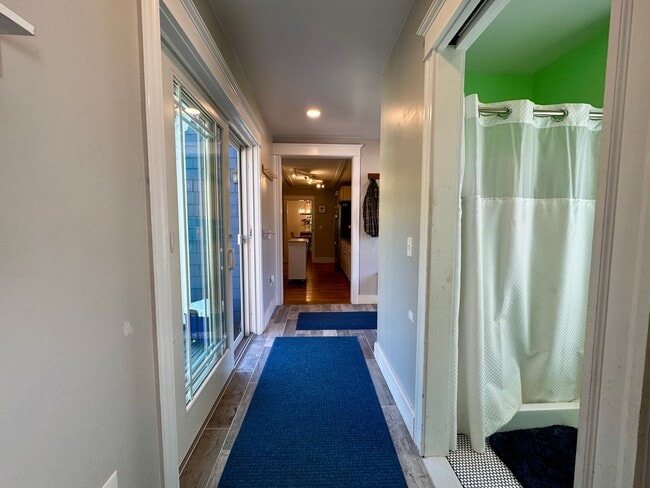 Building Photo - $3,900 - 3BD/2BA Single Family Home - Falmouth w/ Heated 2-Car Garage, W/D & Large Backyard! Avai...