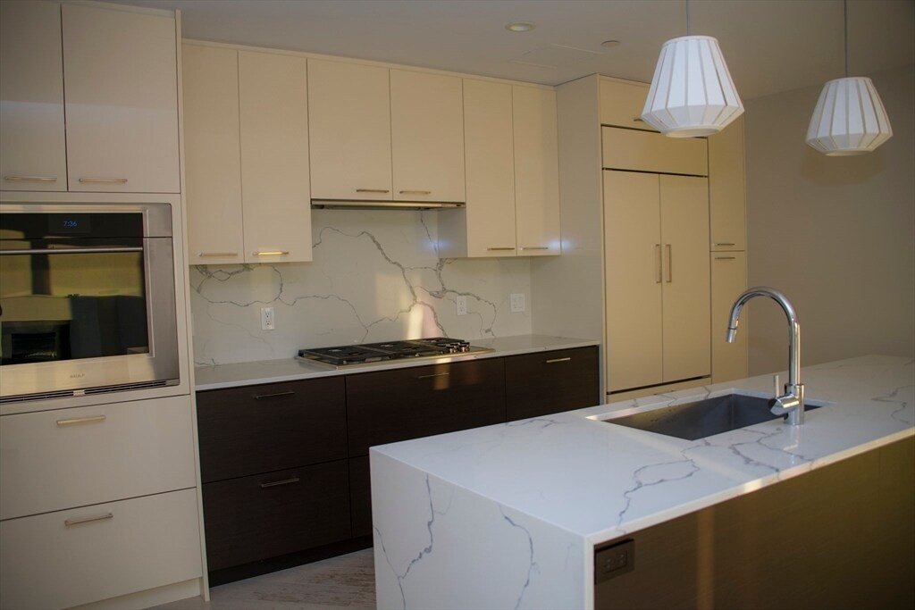 Building Photo - 110 Broad St