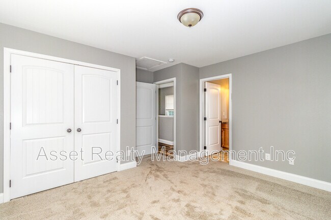 Building Photo - 926 Warrior Hill Dr