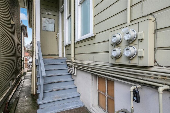 Building Photo - Charming 1-Bedroom Coming Soon!