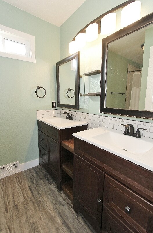 Building Photo - 1904 N Duck Hawk Ave