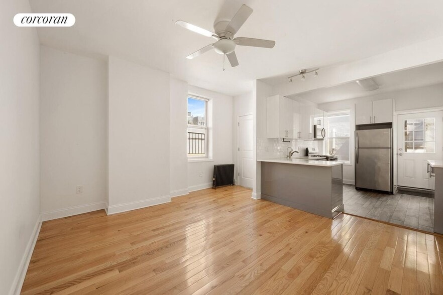 Primary Photo - 129 N 6th St