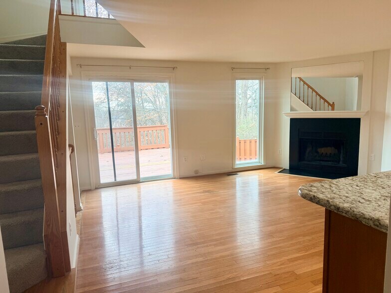 Building Photo - 5837 Norham Dr