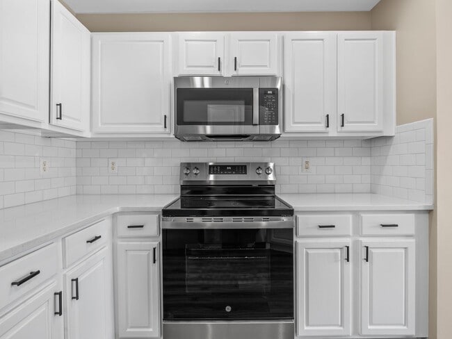 Building Photo - Beautiful 4 BR,  2 BA Ranch Home - District 2