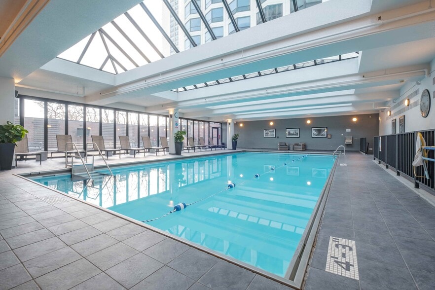 Building Photo - 161 N Harbor Dr