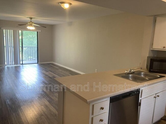 Building Photo - 607 Windsong Cir