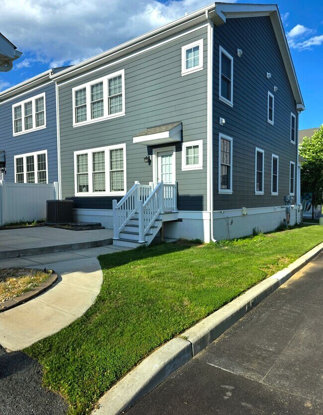 Building Photo - COMING SOON! 4bed-3.5bath home in the Town of Whitehall