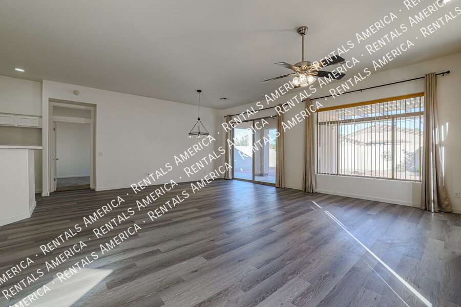 Building Photo - 2126 E Fawn Dr