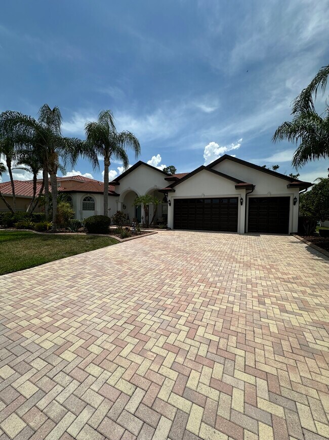 Building Photo - 10724 Cory Lake Dr
