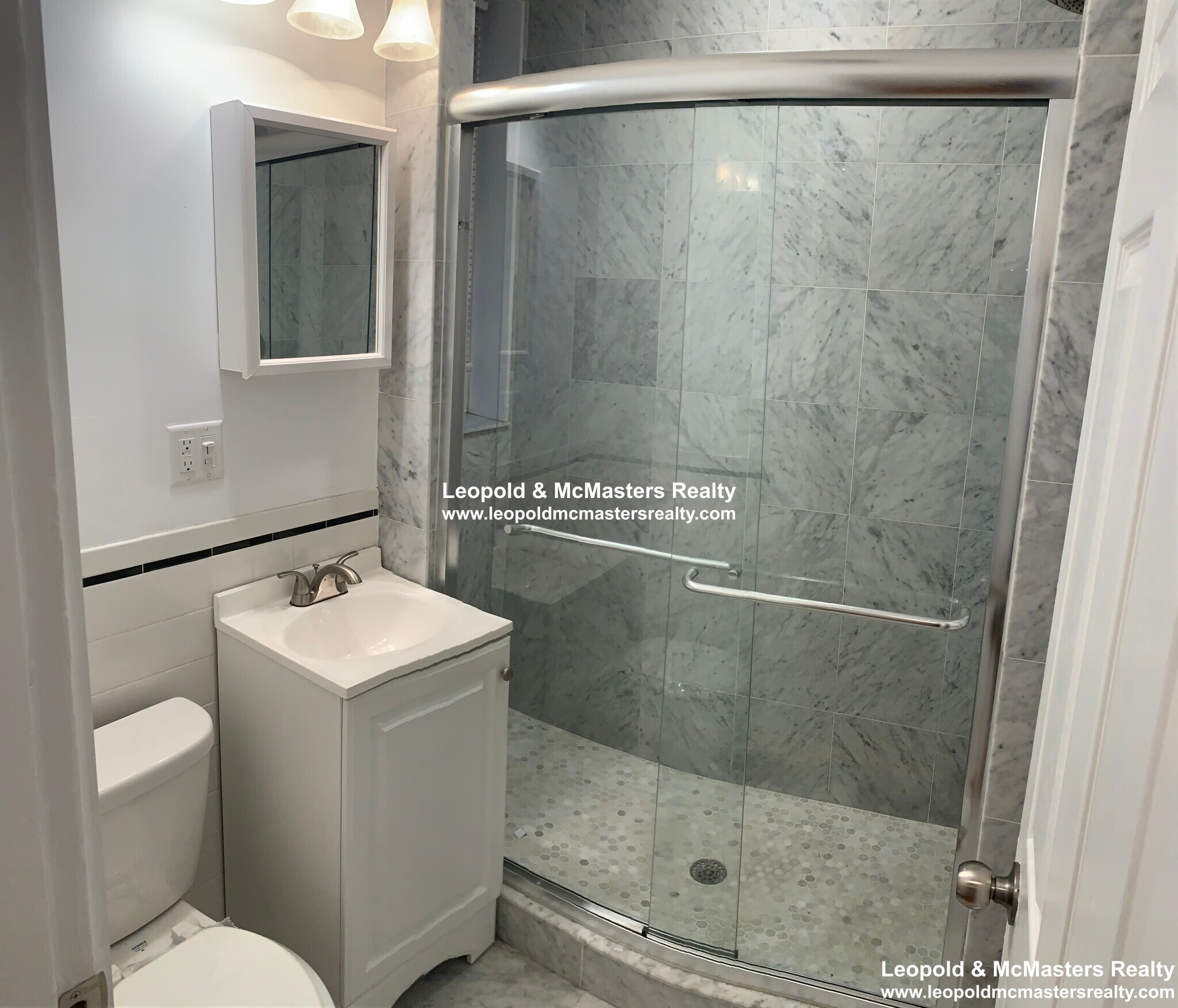 Building Photo - 104 Peterborough St