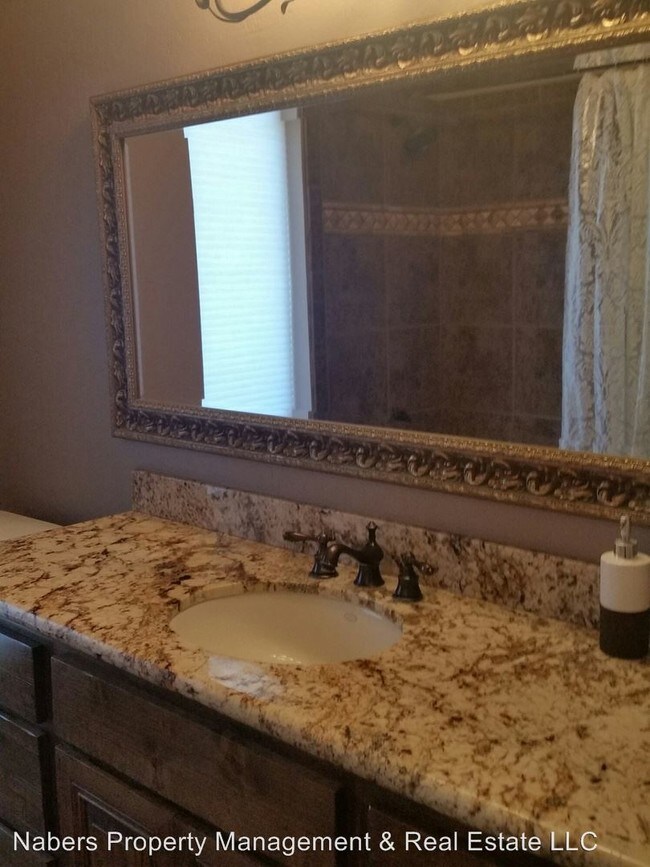 Building Photo - 3 br, 2 bath  - 14666 N El Pueblo Blvd