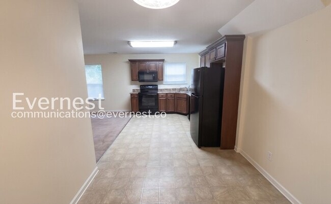 Building Photo - Charming Home with Spacious Garage & Modern Amenities / 3 beds 2 baths / Garage attached / Availa...