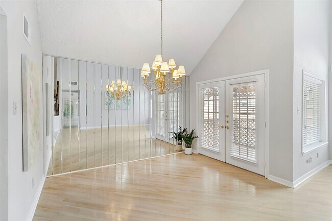 Building Photo - 12800 Briar Forest Dr