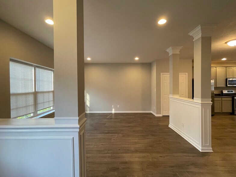 Open concept living room - 1068 E 115th Ct