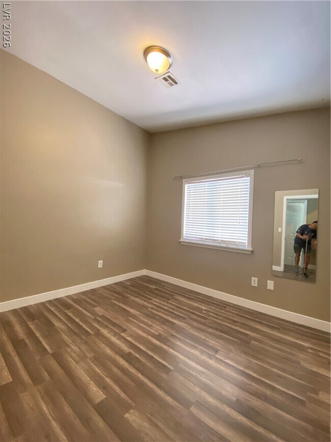 Building Photo - 2118 Quinton Ave