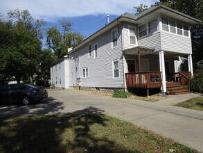 Building Photo - 820 Moro St