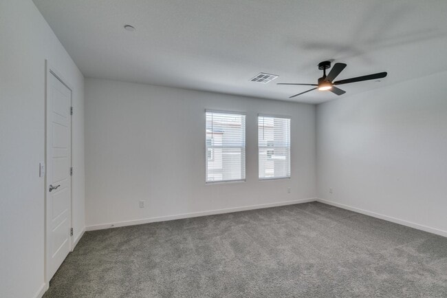 Building Photo - Beautiful New 3 Bed / 2.5 Bath Townhome 89178