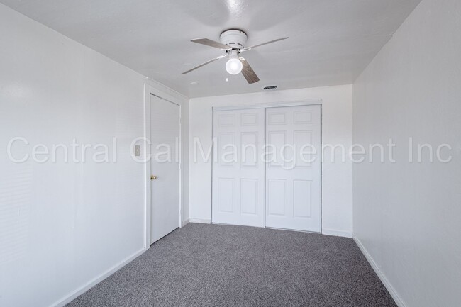 Building Photo - 3 Bedroom/1 Bath Home - $1625 Per Month!