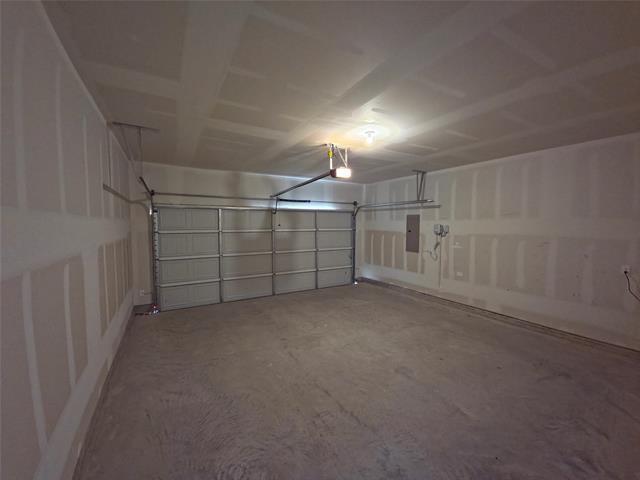 Building Photo - 925 Raintree Rd