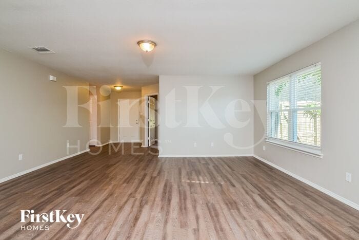 Building Photo - 10756 Irish Glen Trail