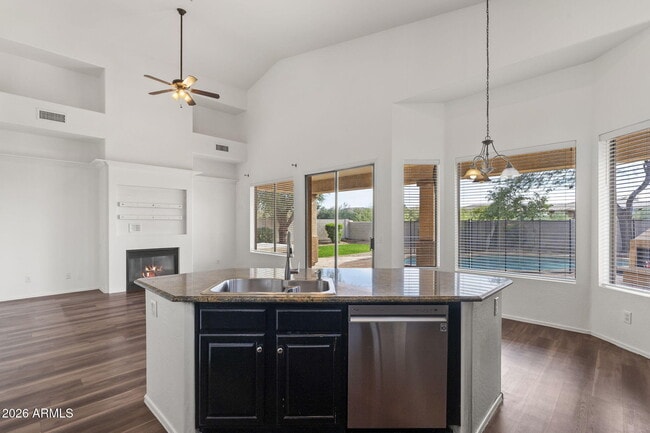 Building Photo - 7803 E Nestling Way