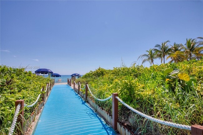 Building Photo - 2067 S Ocean Dr