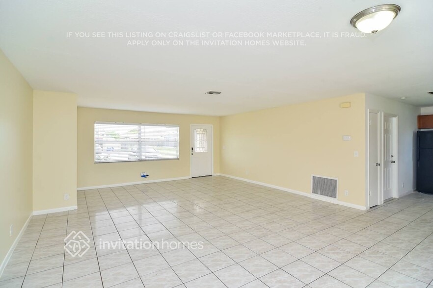 Building Photo - 479 NW 19th Ct