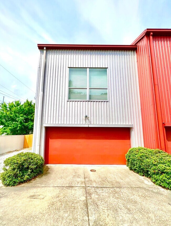 Building Photo - 9889 Old Hammond Hwy