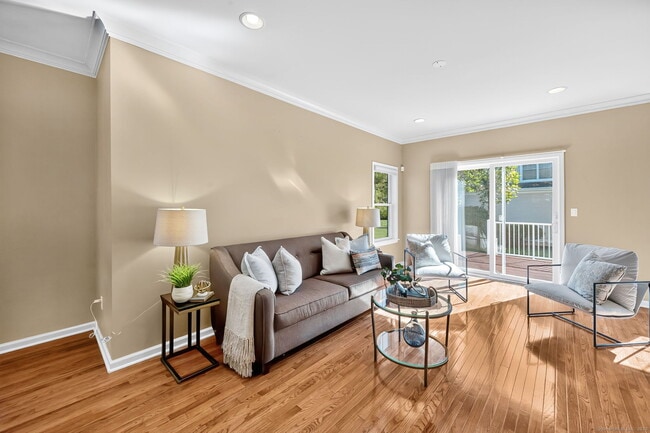 Building Photo - 32 Bay Hill Dr