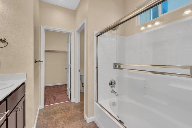Building Photo - 636 Lamoglia St