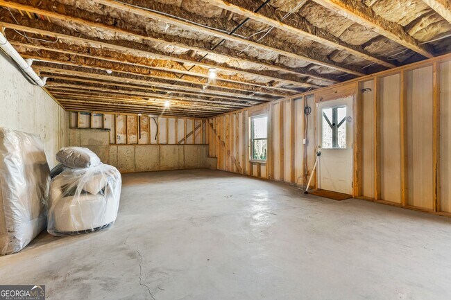 Building Photo - 295 Birdie Cir