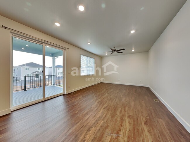 Building Photo - 3985 Ryedale Wy