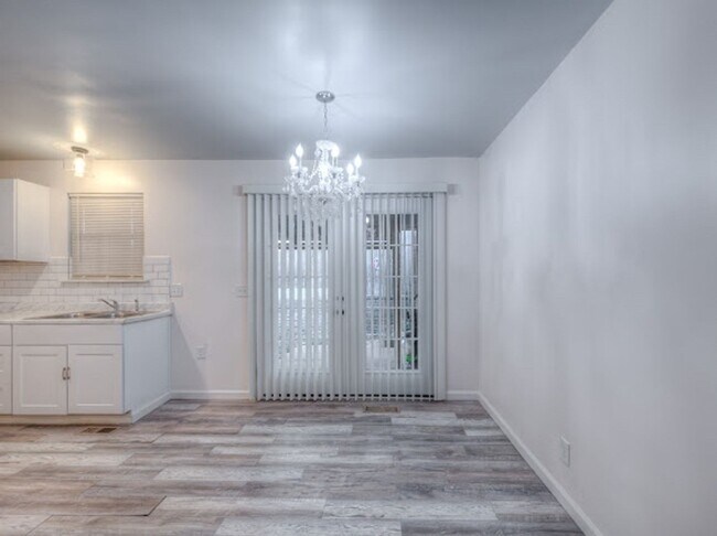 Building Photo - Spacious 3 Bedroom, 2 Bath Duplex with Garage, Washer & Dryer Included – Move-In Ready!