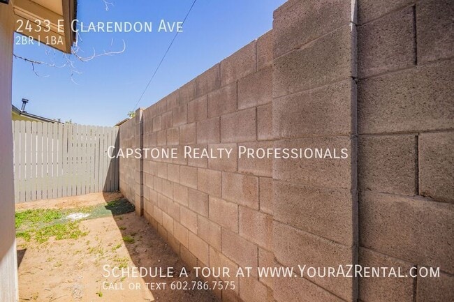 Building Photo - 2433 E Clarendon Ave