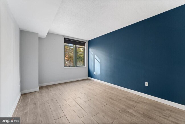 Building Photo - 1150 K St NW