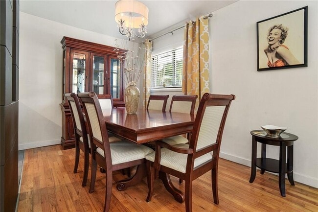 Building Photo - 2056 Arlington Ave NE