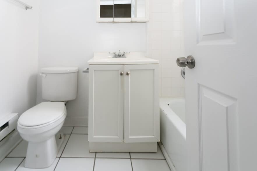 Building Photo - 731 W Barry Ave