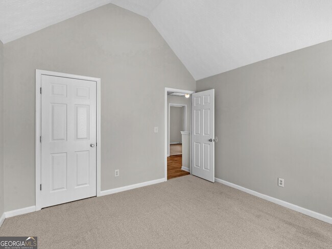 Building Photo - 230 Millstone Dr