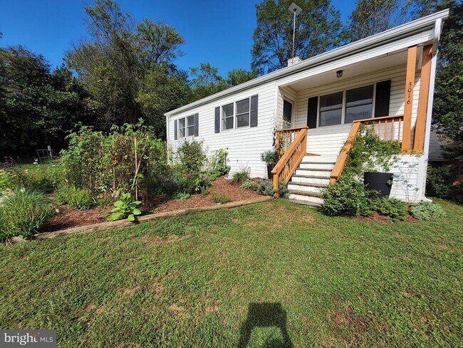 Primary Photo - 3016 Delaplane Grade Rd