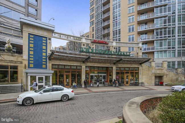 Building Photo - 4601 N Park Ave