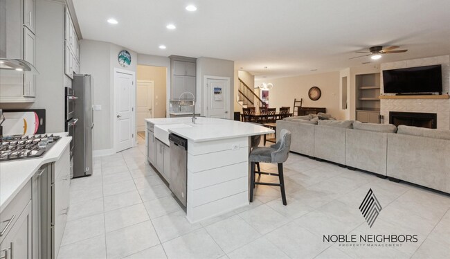 Building Photo - 75470 Sunberry Dr