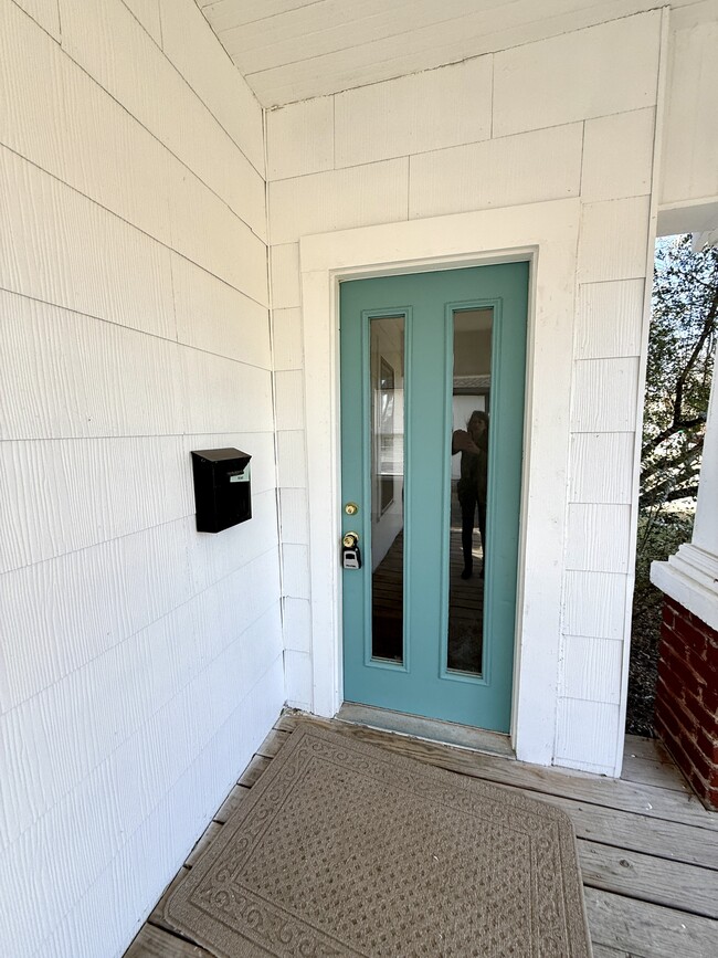 Building Photo - 518 3rd Ave NW