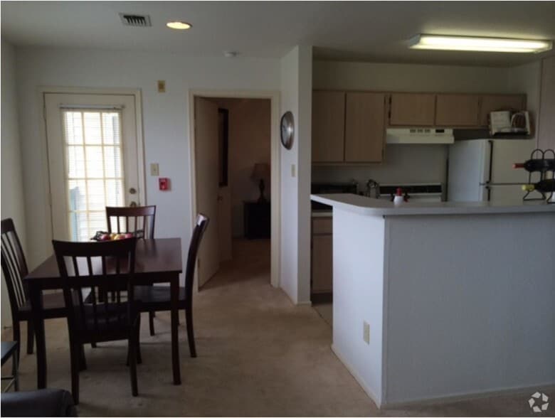 Dining Room - St. James Place