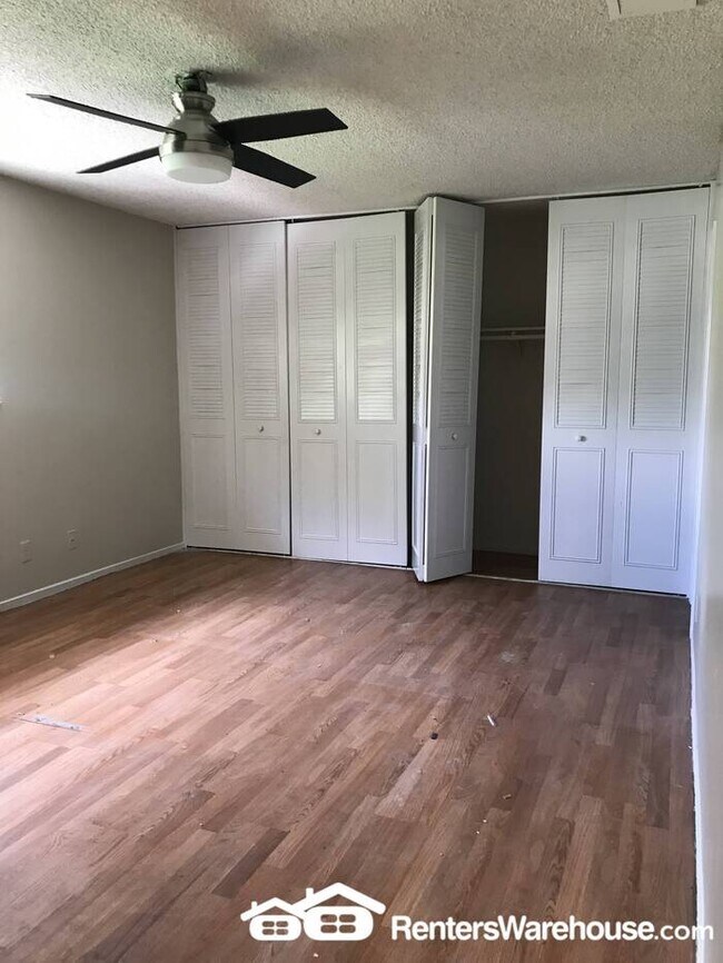 Building Photo - Renters Warehouse proudly presents a commu...
