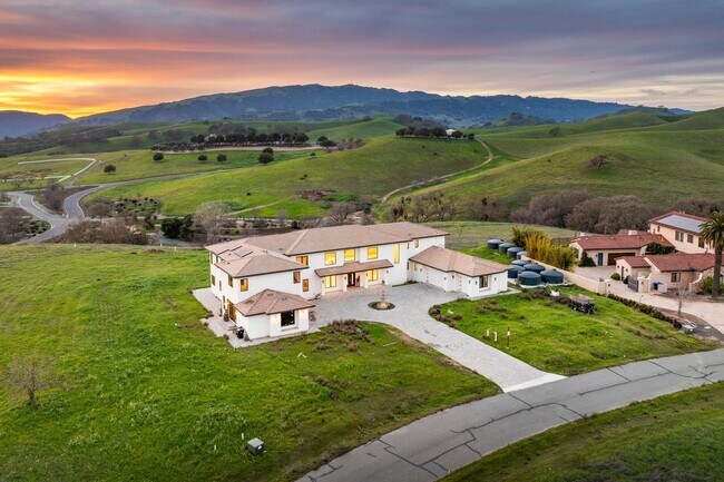 Building Photo - 7778 Laguna Heights Ct