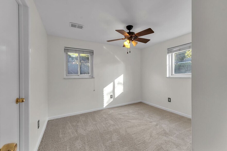 Building Photo - 32725 Barkley St