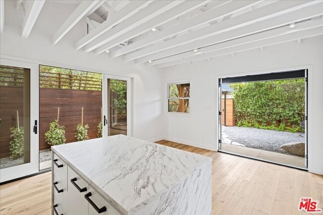 Building Photo - 4027 Moore St