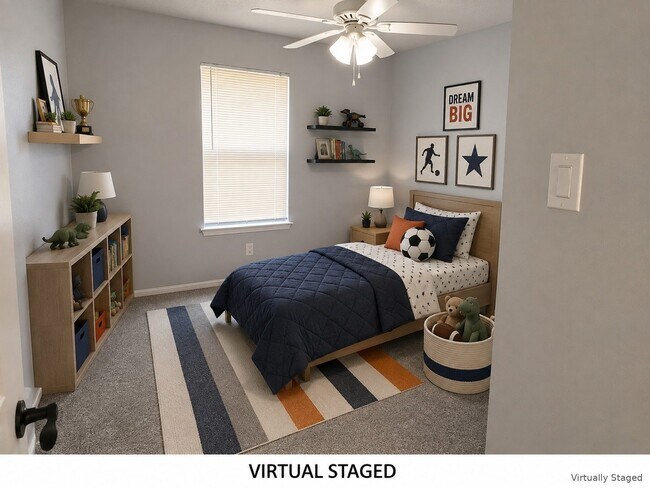 Building Photo - 15123 Chasehill Dr